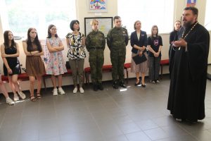 Астраханские патриоты на открытие выставки "Мы из Донбасса"